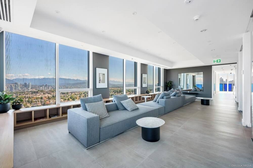 Photo of Livingroom in Renfrew-Collingwood