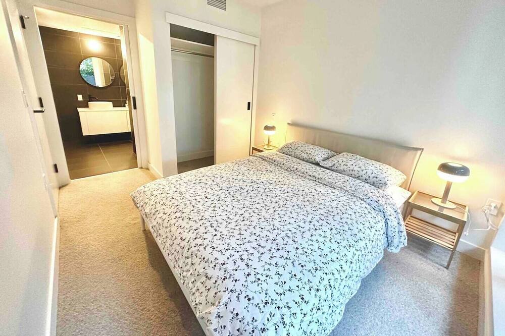 Photo of Bedroom in Renfrew-Collingwood