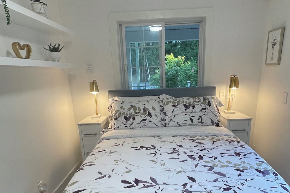 Photo of Bedroom in Mill Bay
