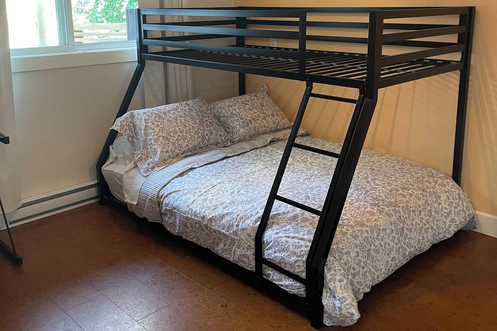 Photo of Bedroom in Mill Bay