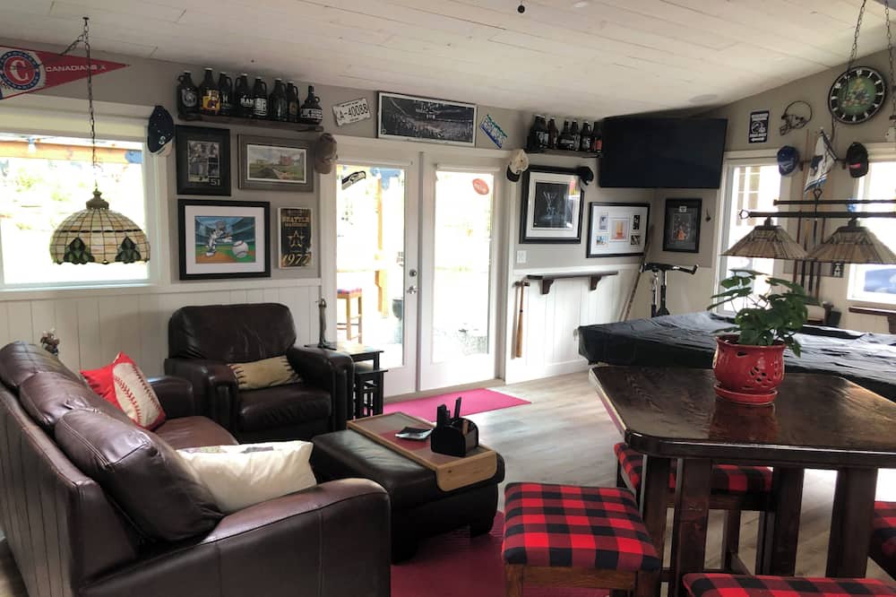 Photo of Livingroom in Halfmoon Bay