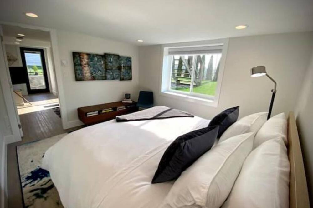 Photo of Bedroom in Saanich West