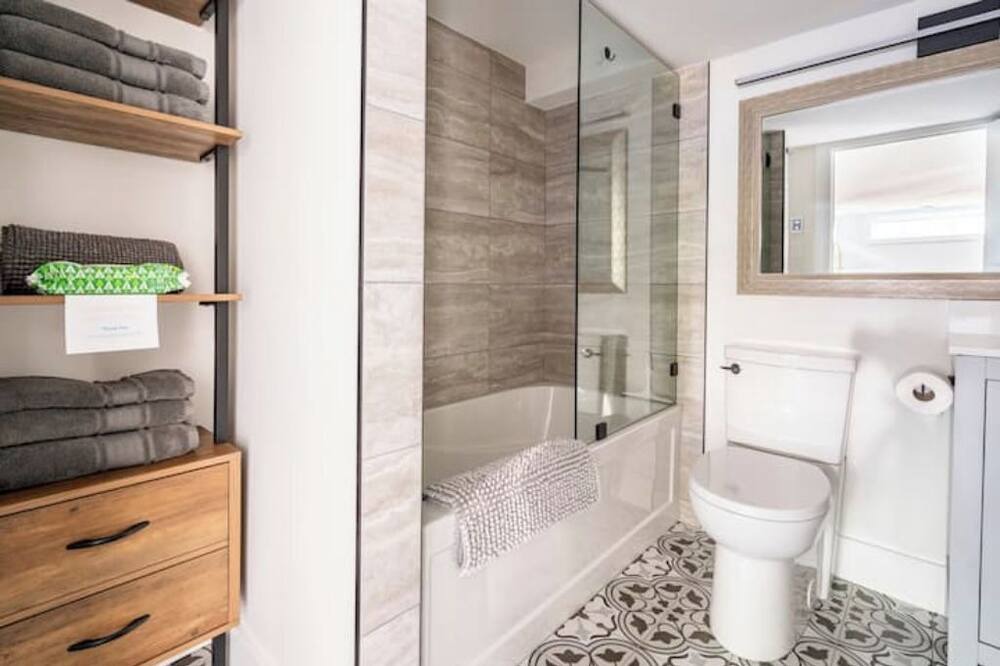 Photo of Bathroom in Saanich West