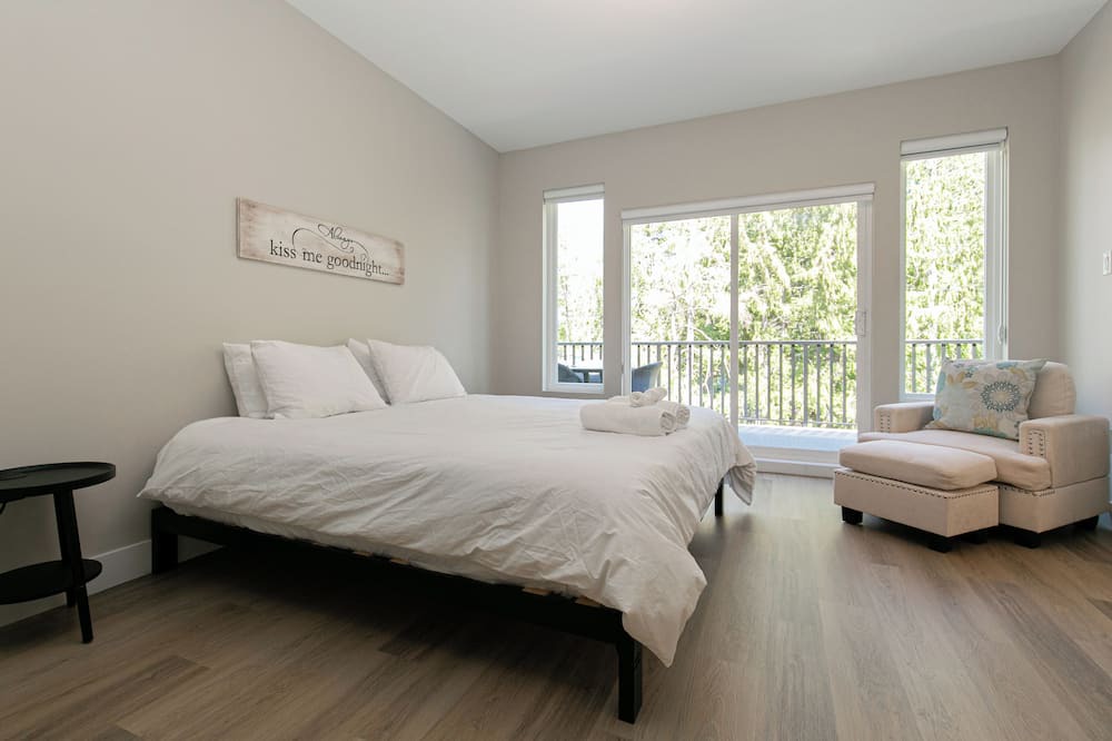 Photo of Bedroom in Lake Cowichan