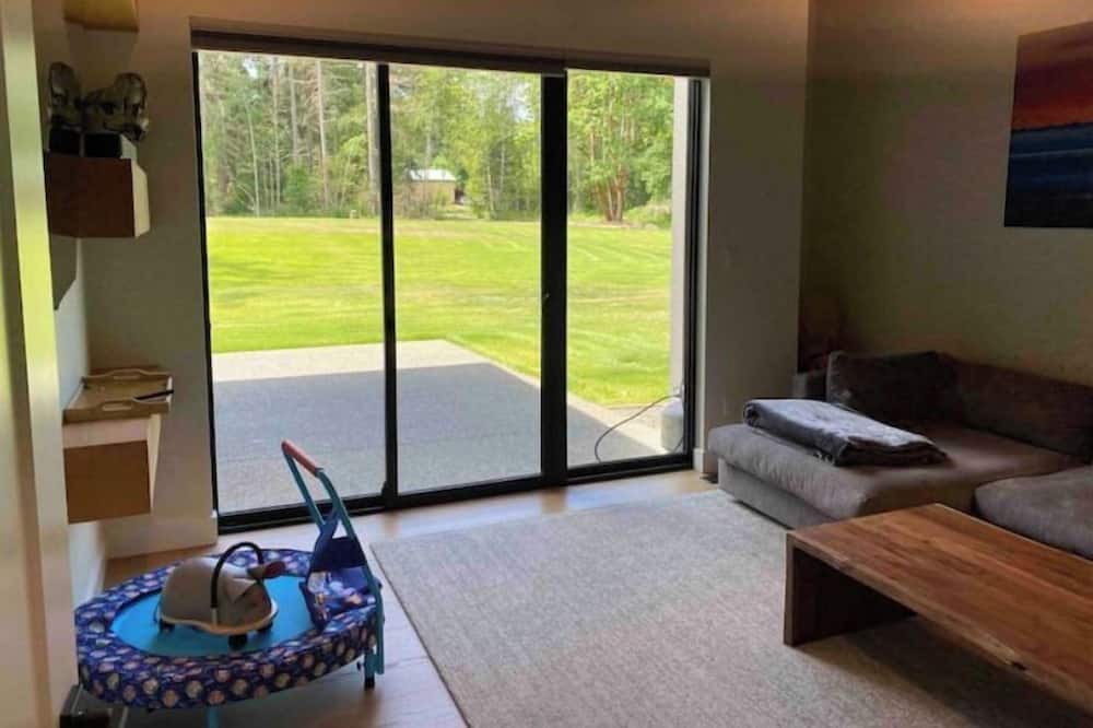 Photo of Bedroom in Courtenay