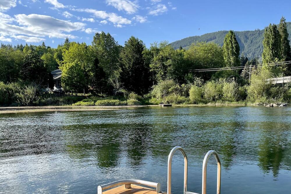 Photo of Outdoor in Lake Cowichan
