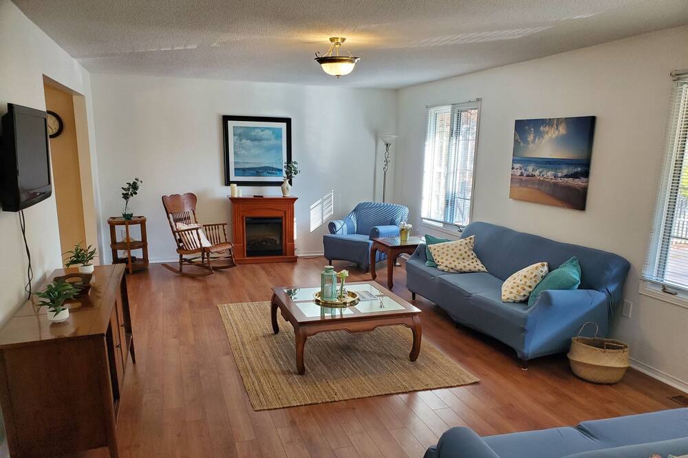 Photo of Livingroom in Tiny