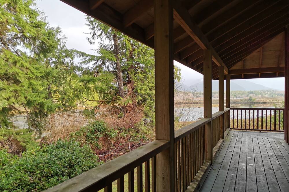 Photo of Patio Balcony in Ucluelet