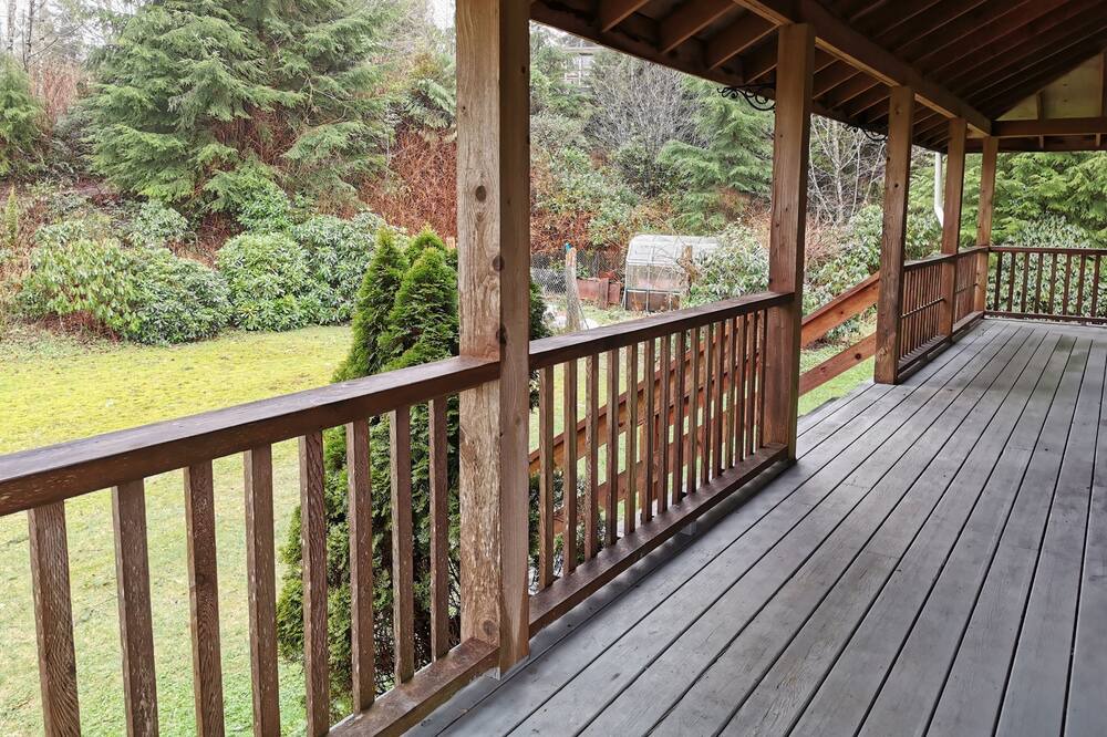 Photo of Patio Balcony in Ucluelet