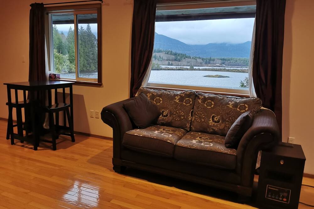 Photo of Livingroom in Ucluelet