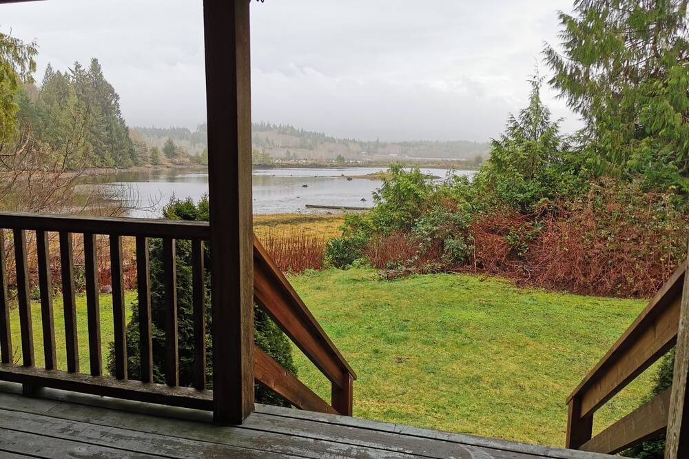 Photo of Patio Balcony in Ucluelet