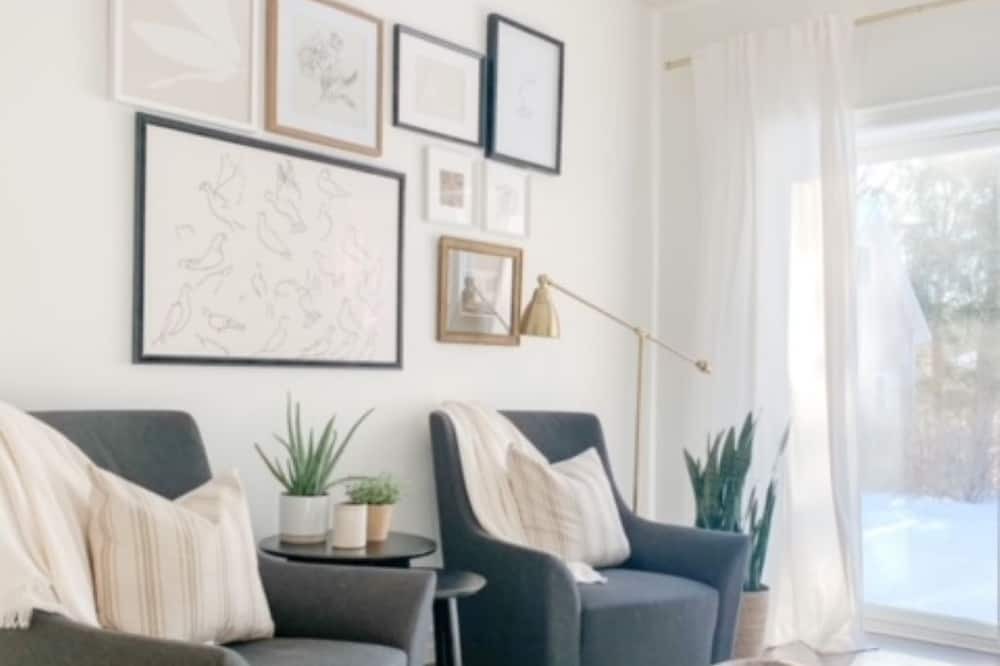 Photo of Livingroom in Prince Edward
