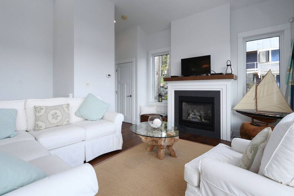 Photo of Livingroom in Sooke