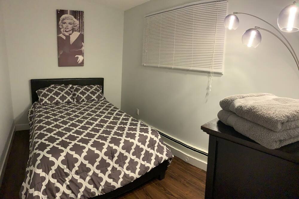 Photo of Bedroom in Lindell Beach