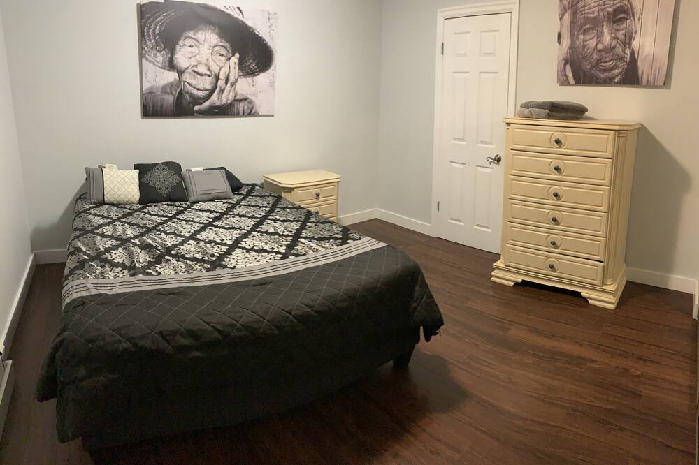 Photo of Bedroom in Lindell Beach