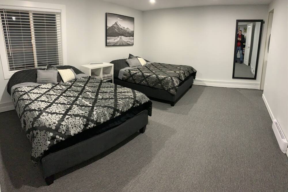 Photo of Bedroom in Lindell Beach