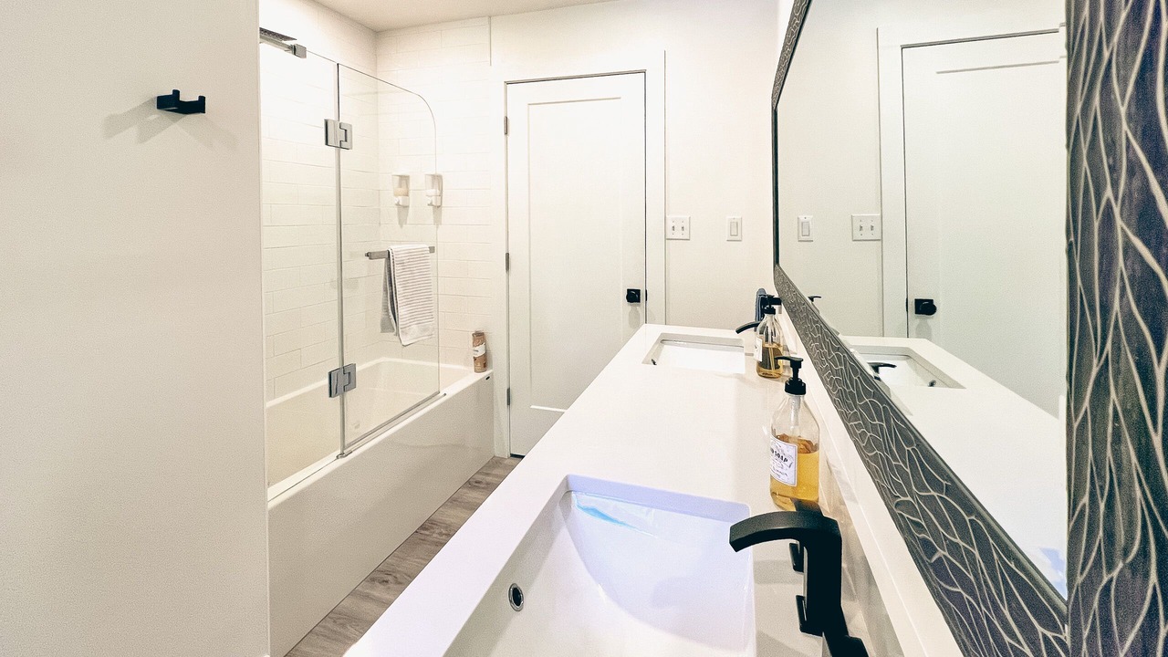 Photo of Bathroom in Sardis