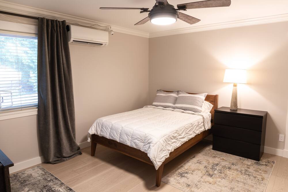 Photo of Bedroom in Lions Bay