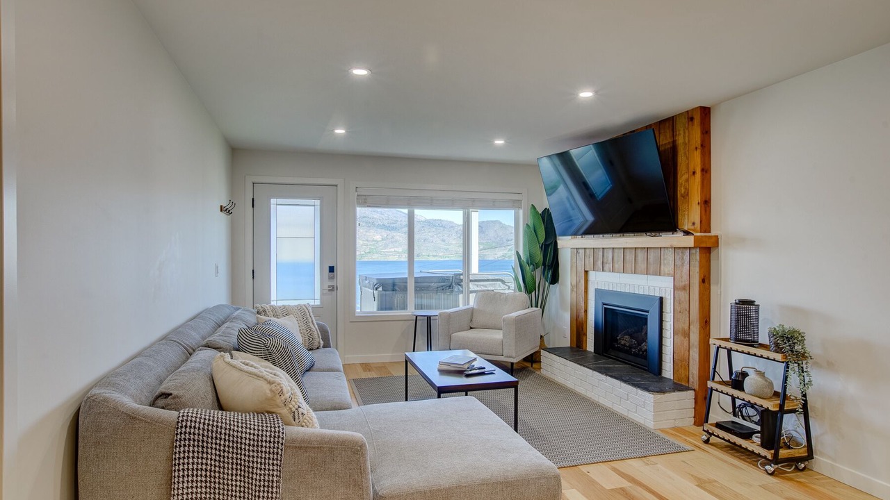 Photo of Livingroom in Central Okanagan