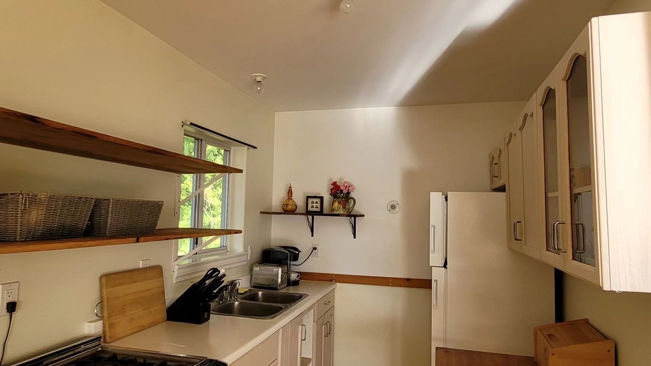 Photo of Kitchen in Sliammon