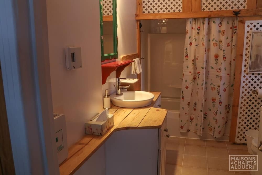 Photo of Bathroom in Sainte-Emelie