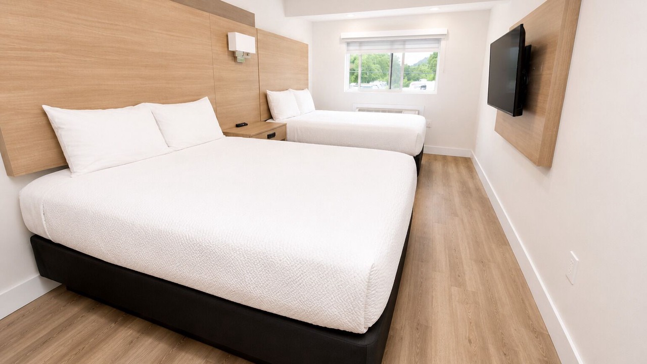 Photo of Bedroom in Harrison Hot Springs