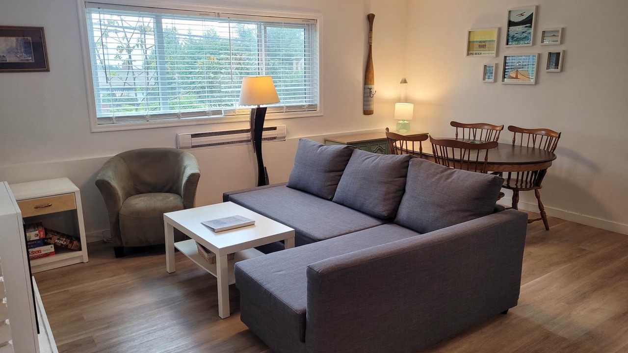 Photo of Livingroom in Saanichton