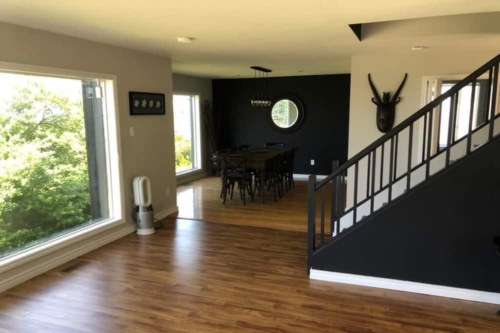 Photo of Livingroom in Middleton