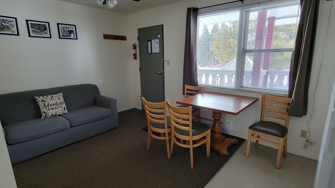 Photo of Bedroom in Radium Hot Springs