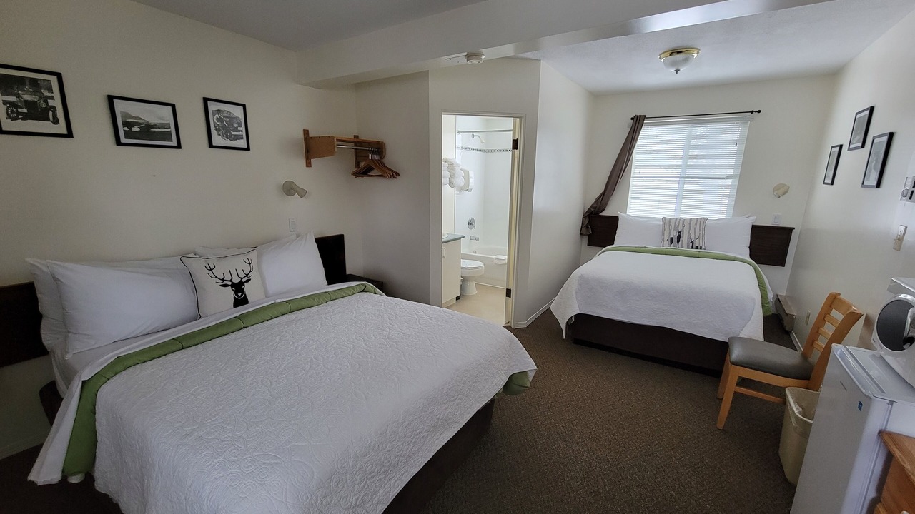 Photo of Bedroom in Radium Hot Springs