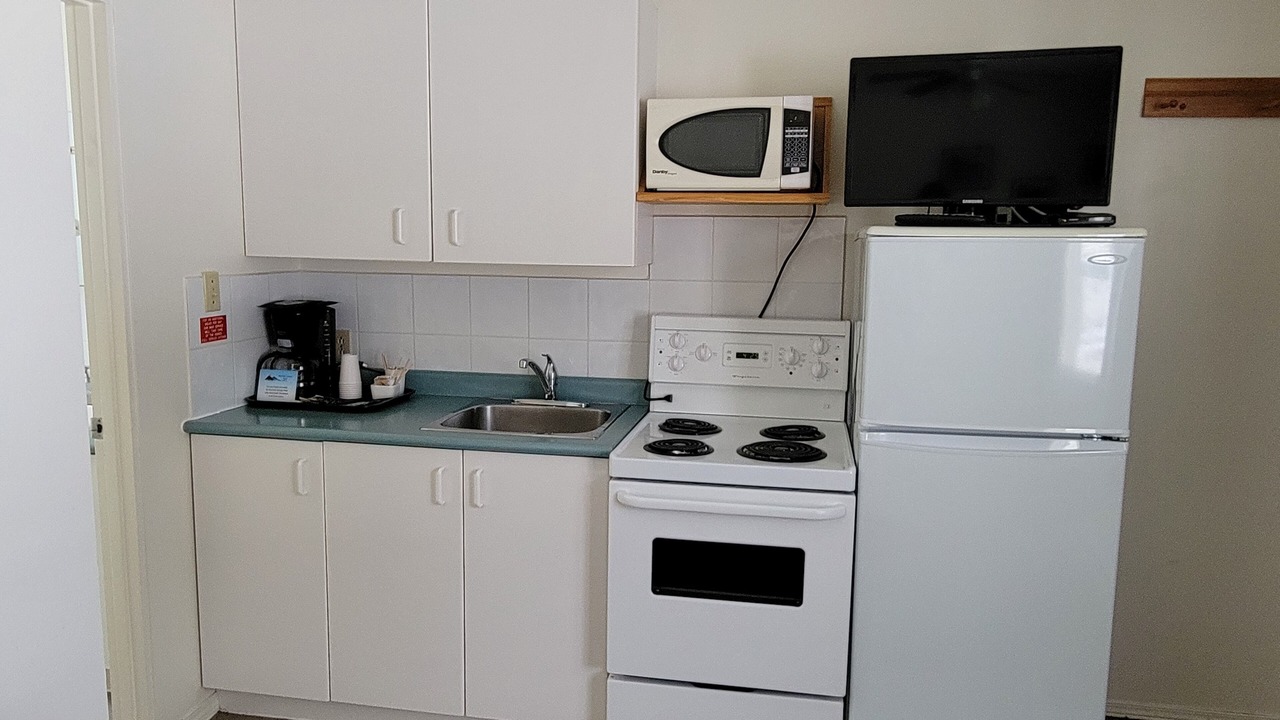 Photo of Kitchen in Radium Hot Springs
