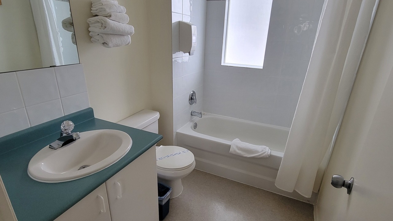 Photo of Bathroom in Radium Hot Springs