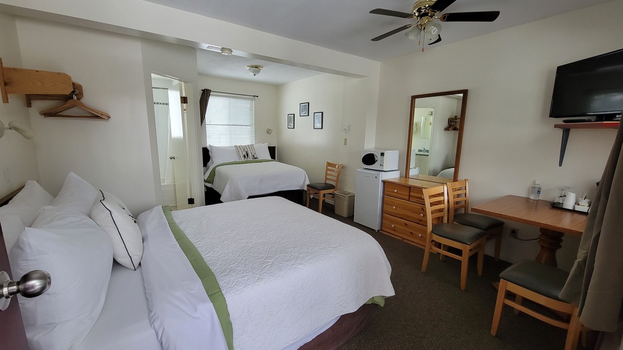 Photo of Bedroom in Radium Hot Springs