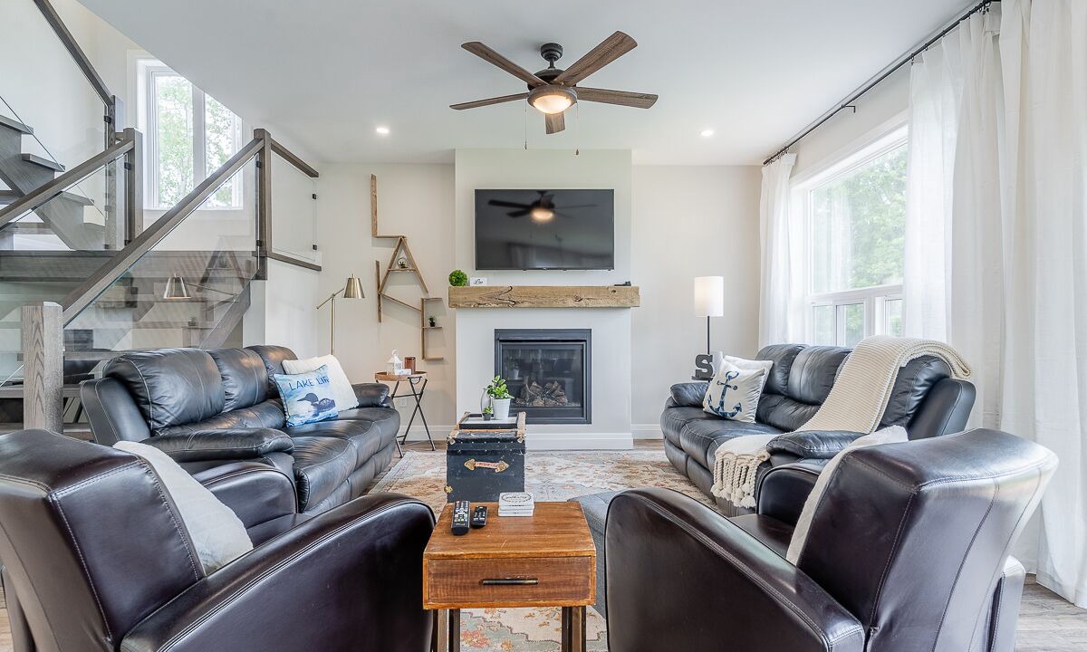 Photo of Livingroom in Alcona