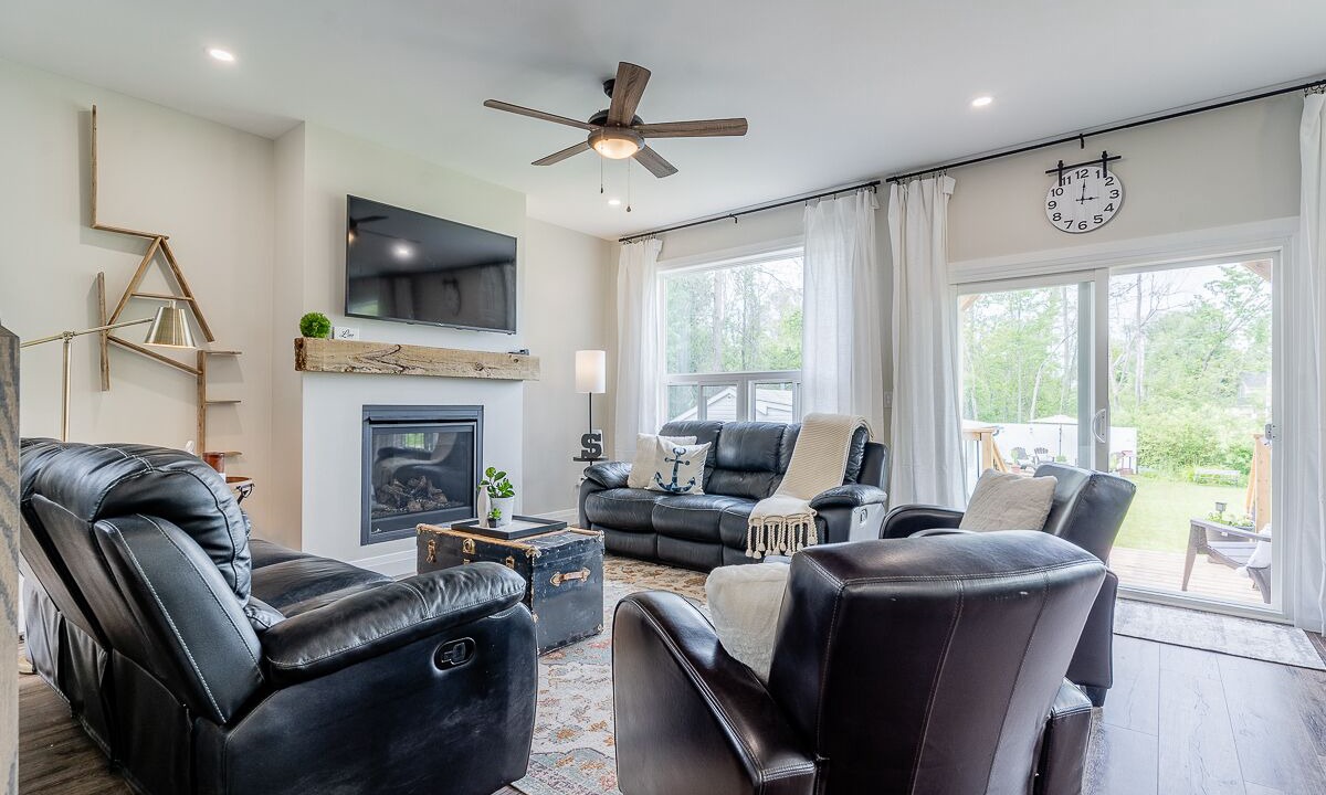 Photo of Livingroom in Alcona