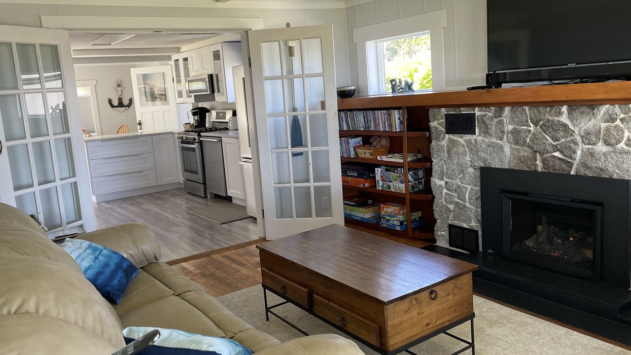 Photo of Livingroom in Campbell River
