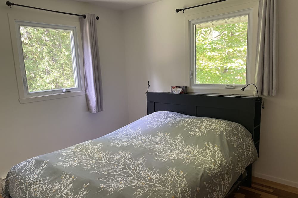 Photo of Bedroom in Mont-Laurier