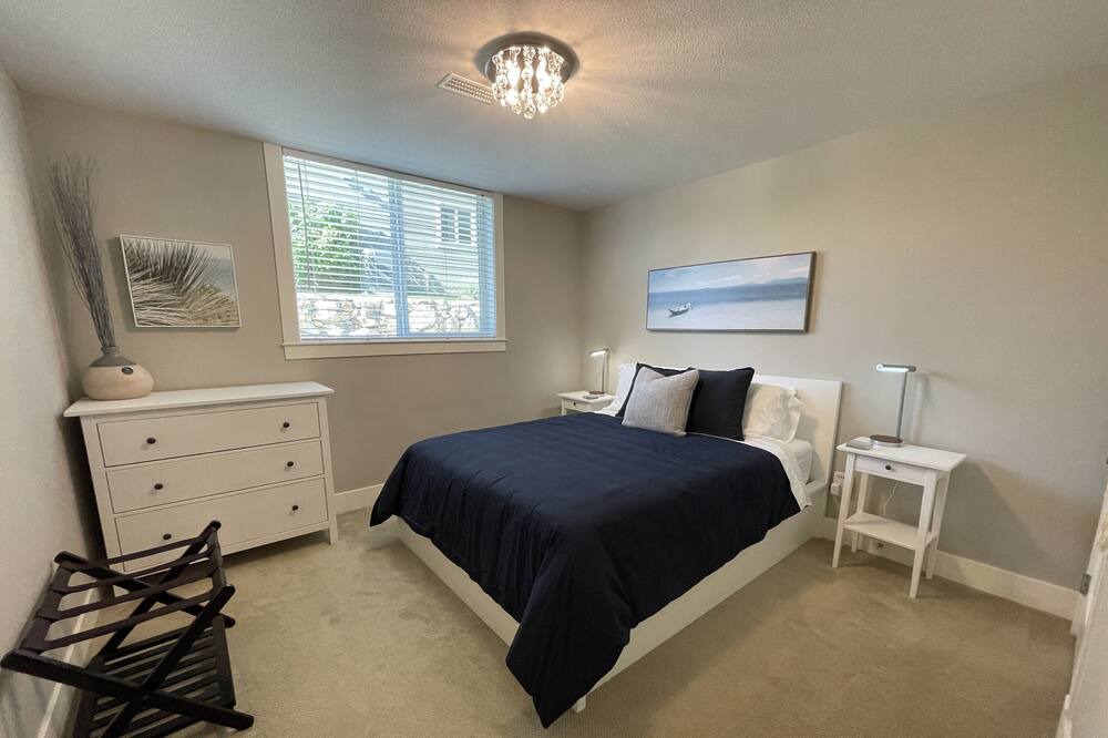 Photo of Bedroom in Black Mountain