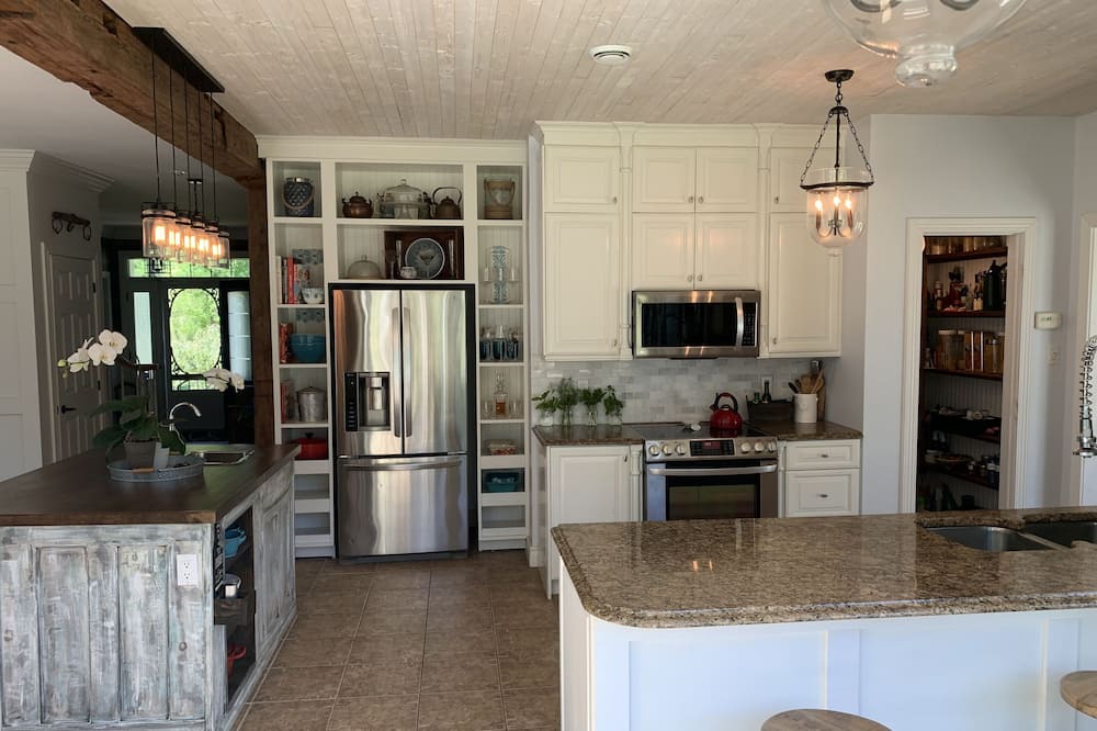 Photo of Kitchen in Cedarville
