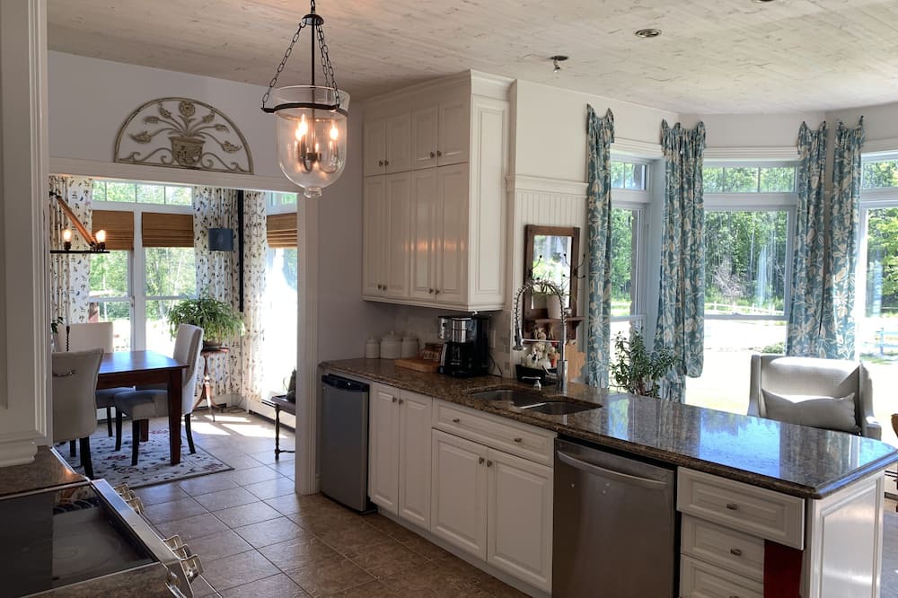 Photo of Kitchen in Cedarville