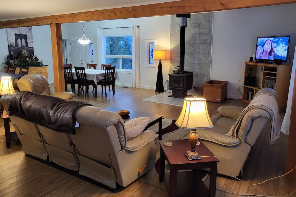Photo of Livingroom in Blind Bay