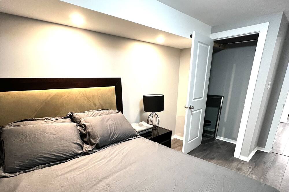 Photo of Bedroom in Alcona