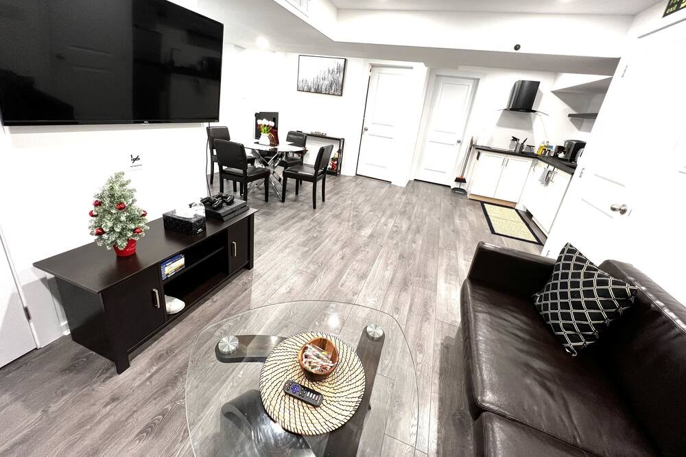 Photo of Livingroom in Alcona