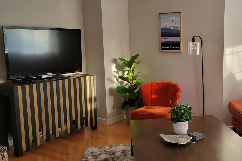 Photo of Livingroom in Courtenay