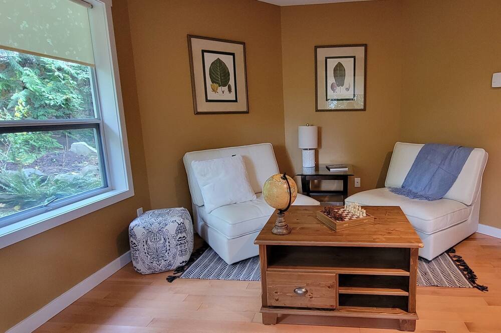Photo of Bedroom in Courtenay