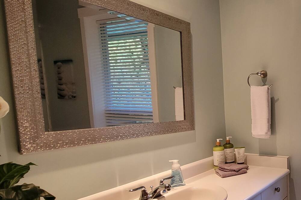 Photo of Bathroom in Courtenay