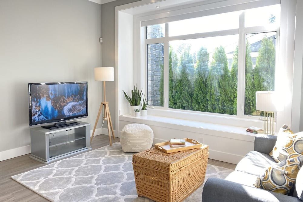 Photo of Livingroom in Ladner