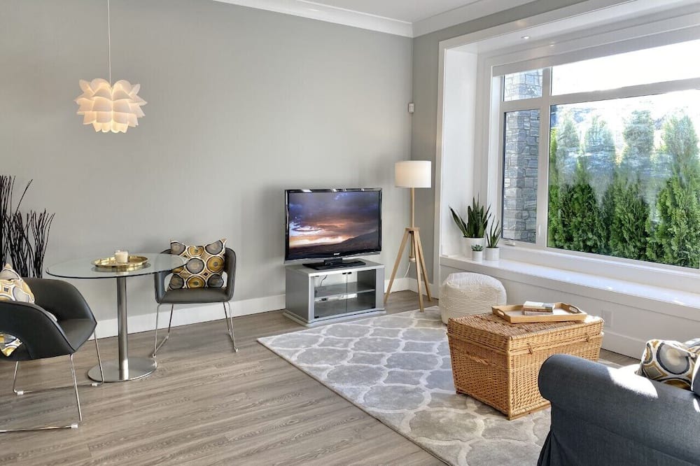 Photo of Livingroom in Ladner
