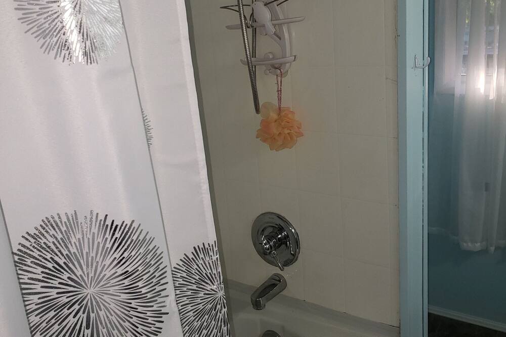 Photo of Bathroom in Salt Spring Island