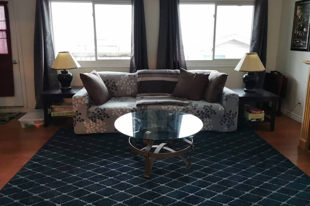 Photo of Livingroom in Wasaga Beach